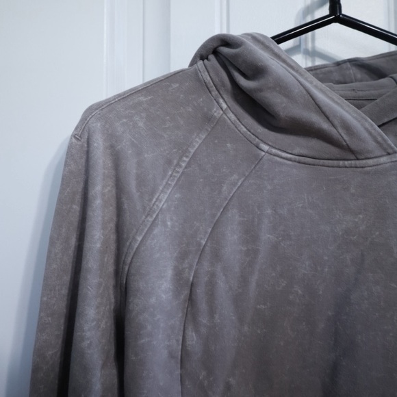 Lululemon Scuba Pullover *Wash Washed Dark Chrome Womens Size 4 - Picture 4 of 10